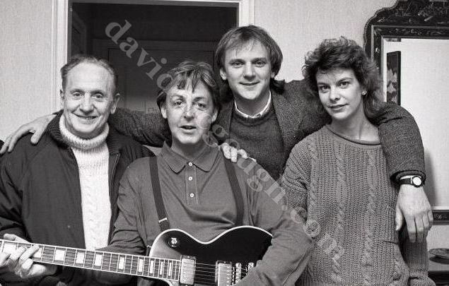 Les Paul, Paul McCartney, David McGough, Ann Clifford 1988, NY.jpg